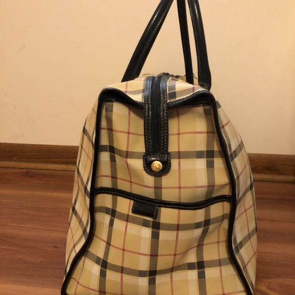 Adrienne Vittadini duffle bag - Picture 2 of 3